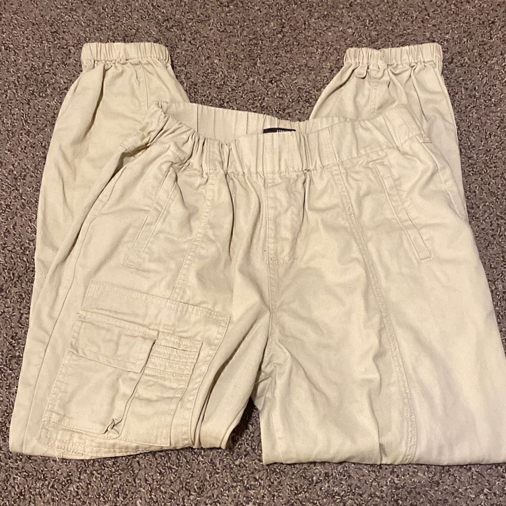 NWOT Forever 21 fan cargo pants size medium